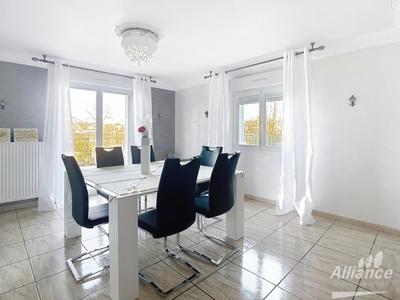 Maison - 222 m² - 9 pièces