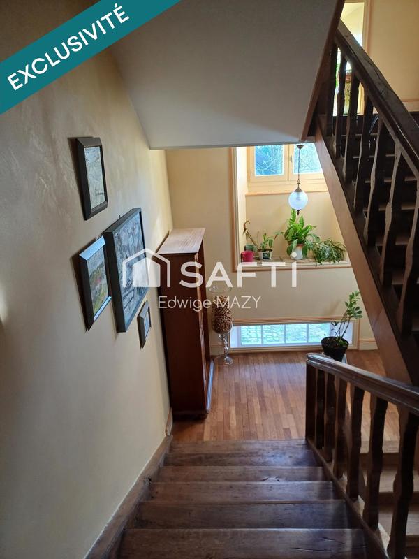 Maison - 244 m² - 8 pièces