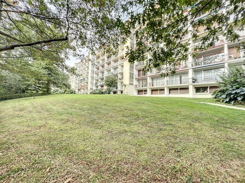 Appartement - 111 m² - 5 pièces