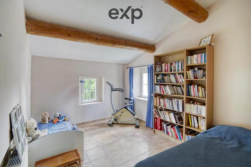 Propriété - 176 m² - 6 pièces