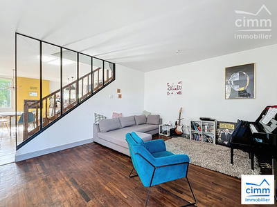 Maison traditionnelle - 145 m² - 6 pièces