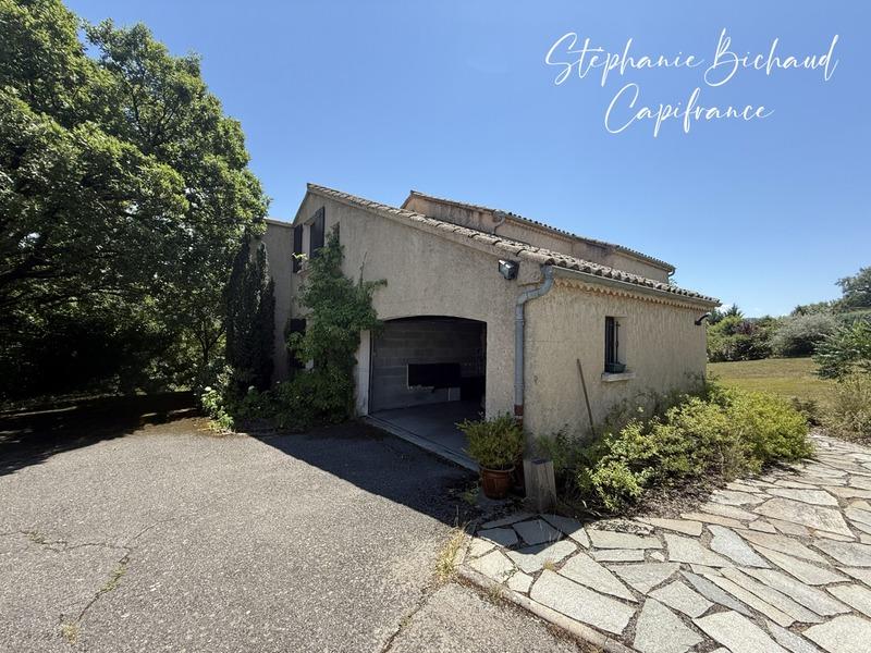 Maison - 212 m² - 7 pièces