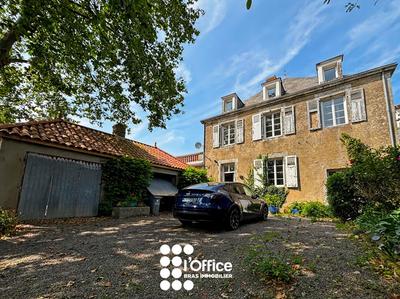 Maison de maîtres - 261 m² - 7 pièces