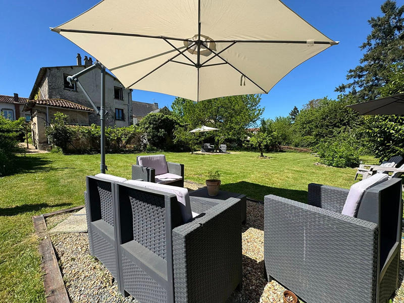 Maison - 335 m² - 14 pièces