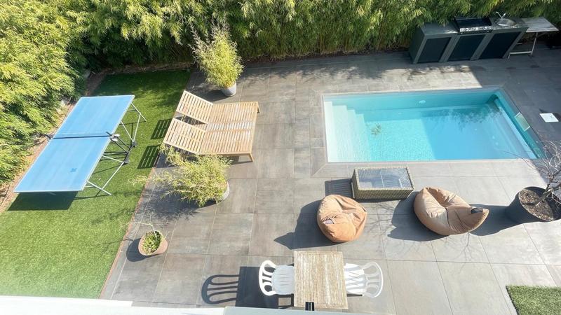 Maison - 240 m² - 10 pièces