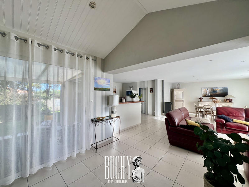 Maison - 185 m² - 5 pièces