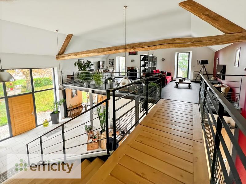 Loft - 280 m² - 6 pièces