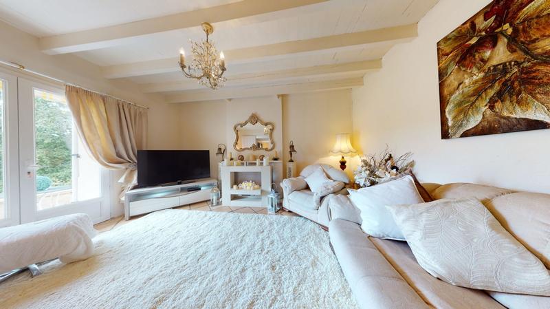 Maison traditionnelle - 285 m² - 13 pièces