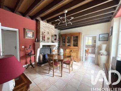 Maison - 230 m² - 9 pièces