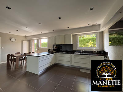 Maison - 210 m² - 7 pièces