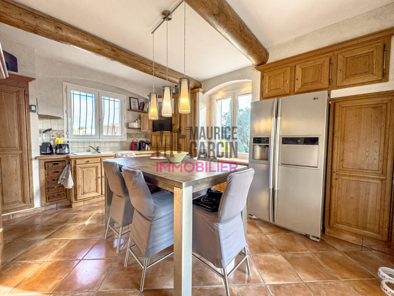 Maison traditionnelle - 180 m² - 8 pièces