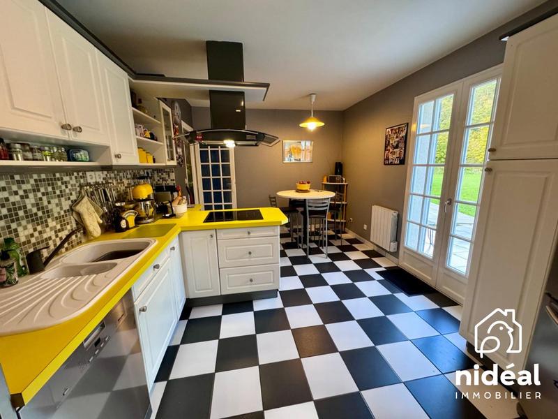 Maison - 152 m² - 6 pièces