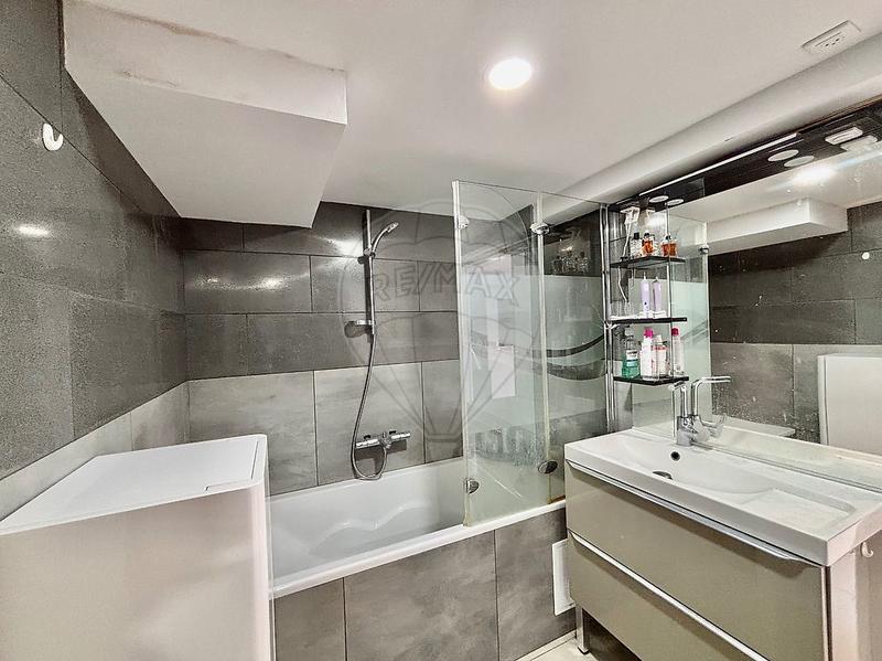 Maison - 262 m² - 6 pièces