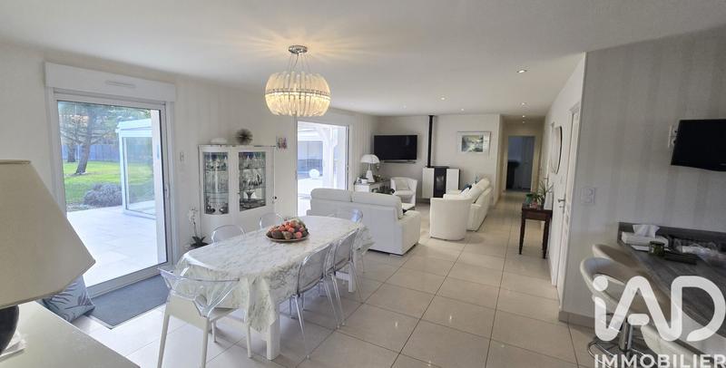 Maison - 179 m² - 7 pièces