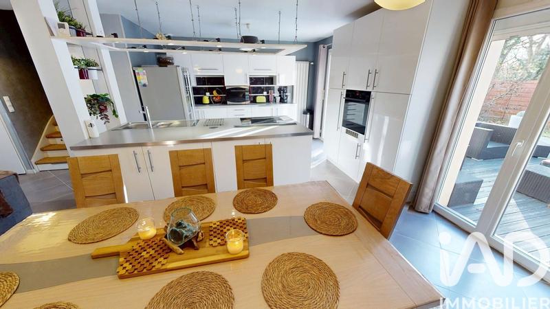 Maison - 127 m² - 7 pièces