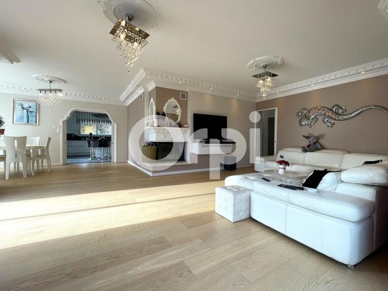 Maison - 265 m² - 7 pièces