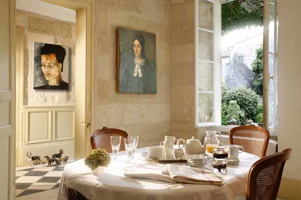 La Porte Rouge - The Red Door Inn