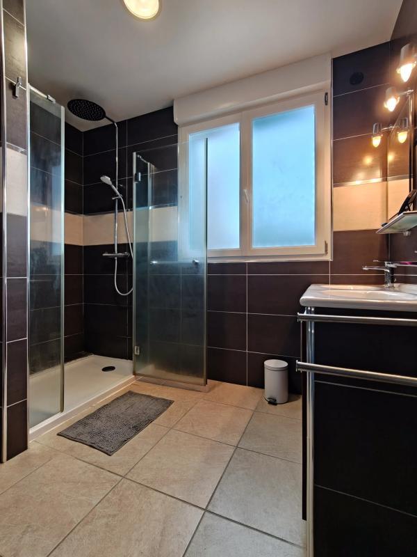 Maison - 95 m² - 5 pièces