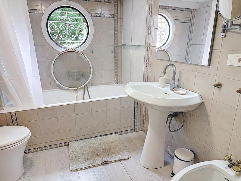 Appartement - 100 m² - 2 pièces