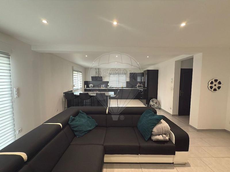 Maison - 140 m² - 5 pièces