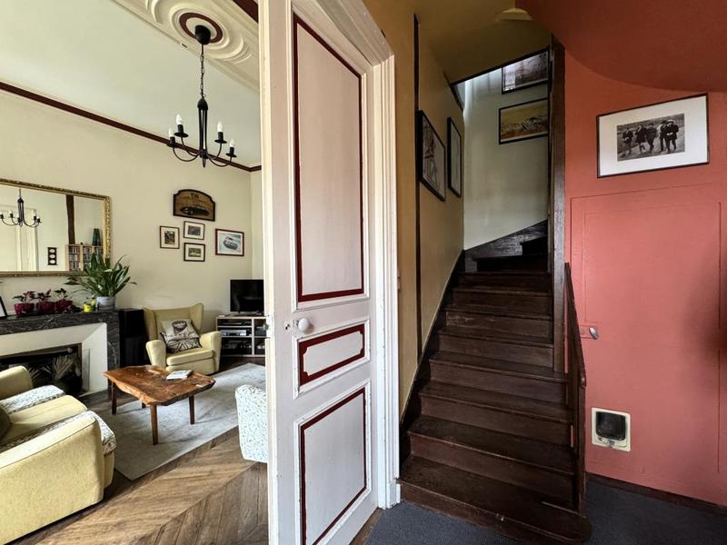 Maison - 410 m² - 16 pièces