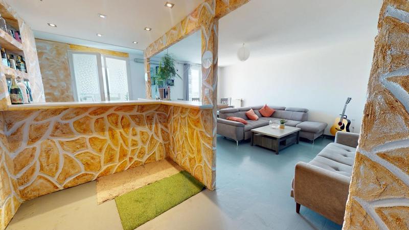 Appartement - 90 m² - 4 pièces