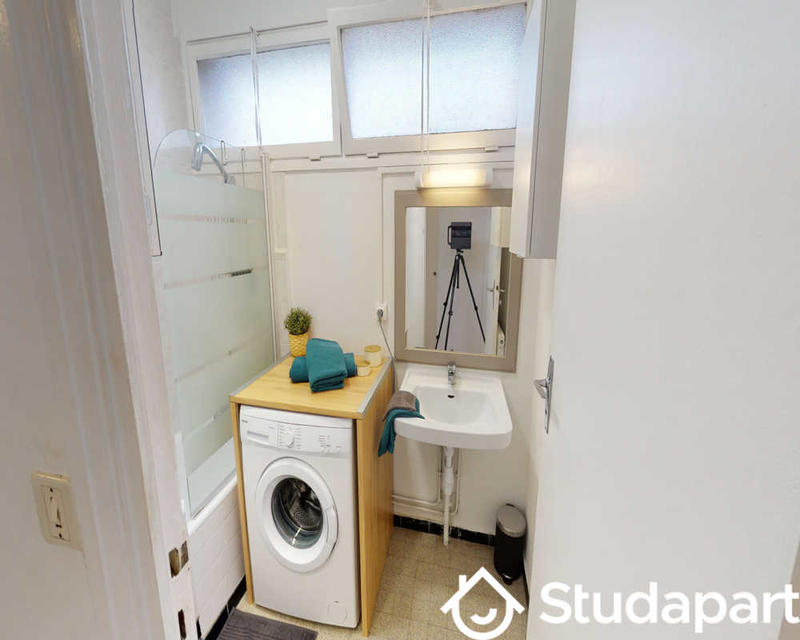 Chambre - 70 m² - 1 pièce