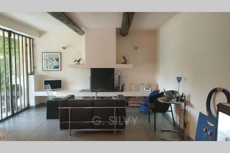 Mas - 260 m² - 10 pièces