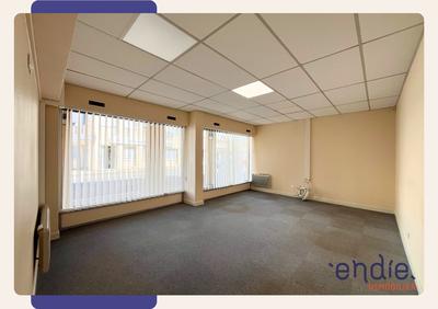 Local d'activités - 95 m² - 6 pièces