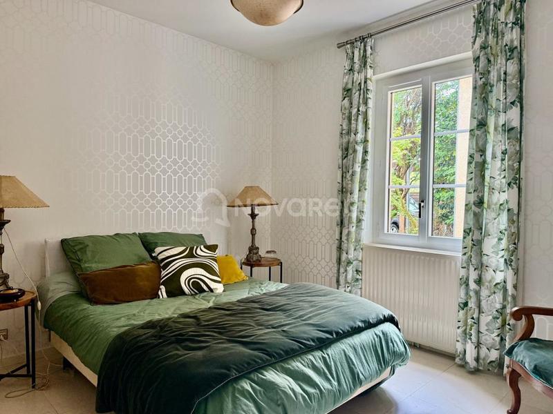 Villa - 285 m² - 8 pièces