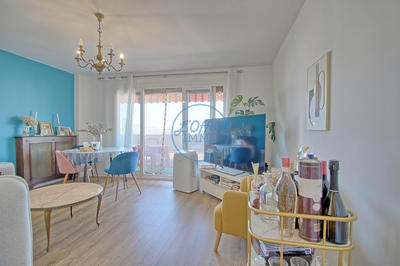 Appartement - 93 m² - 4 pièces