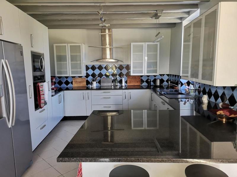 Propriété - 280 m² - 8 pièces