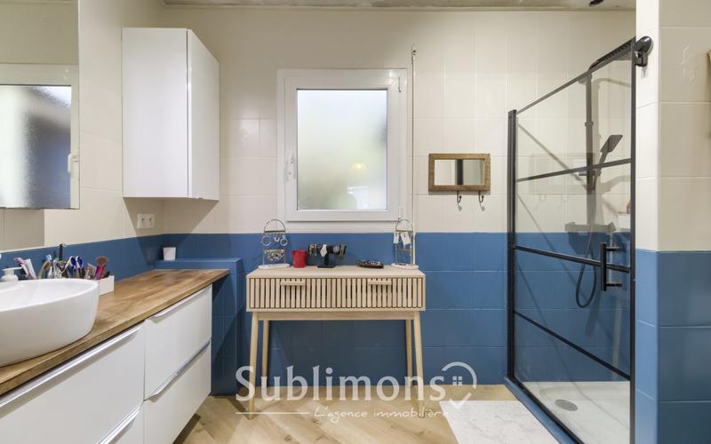 Maison - 180 m² - 7 pièces