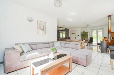 Maison - 93 m² - 4 pièces