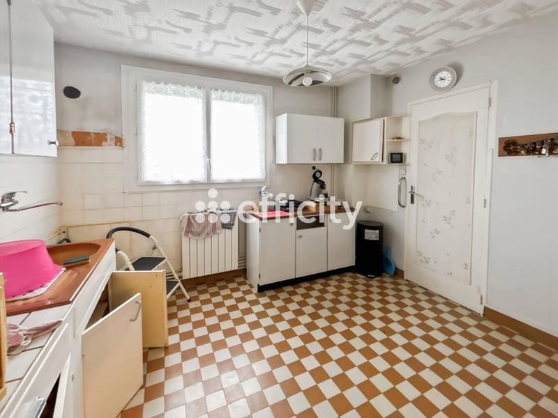 Maison - 90 m² - 5 pièces
