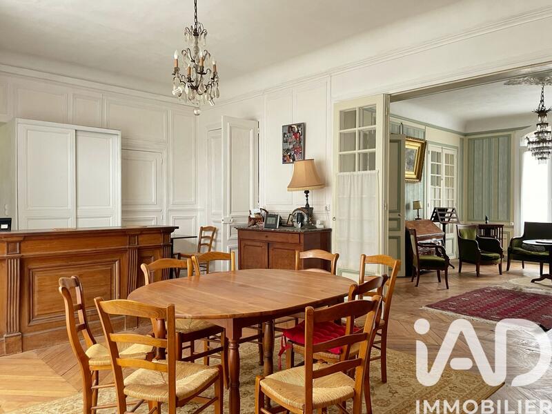 Maison - 309 m² - 10 pièces