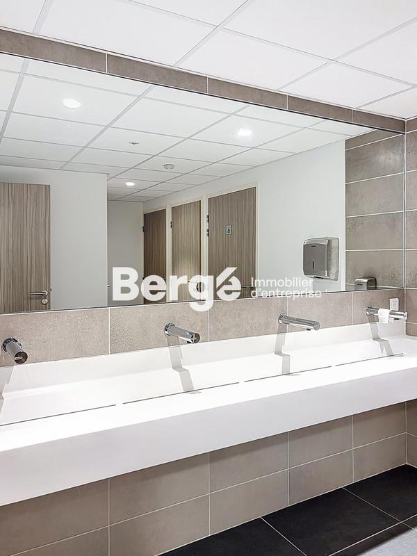 Bureau - 369 m²