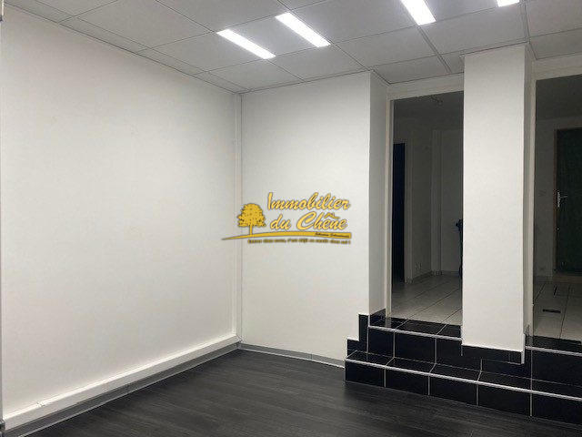 Local commercial - 45 m² - 2 pièces