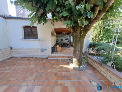 Maison - 200 m² - 10 pièces