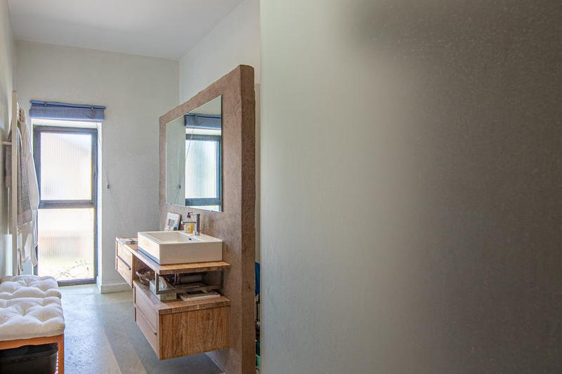 Maison - 280 m² - 9 pièces