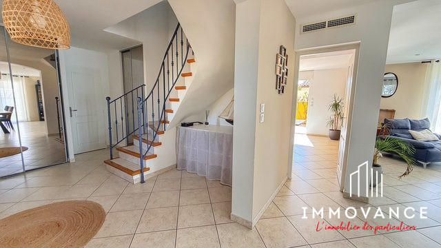 Maison - 181 m² - 6 pièces