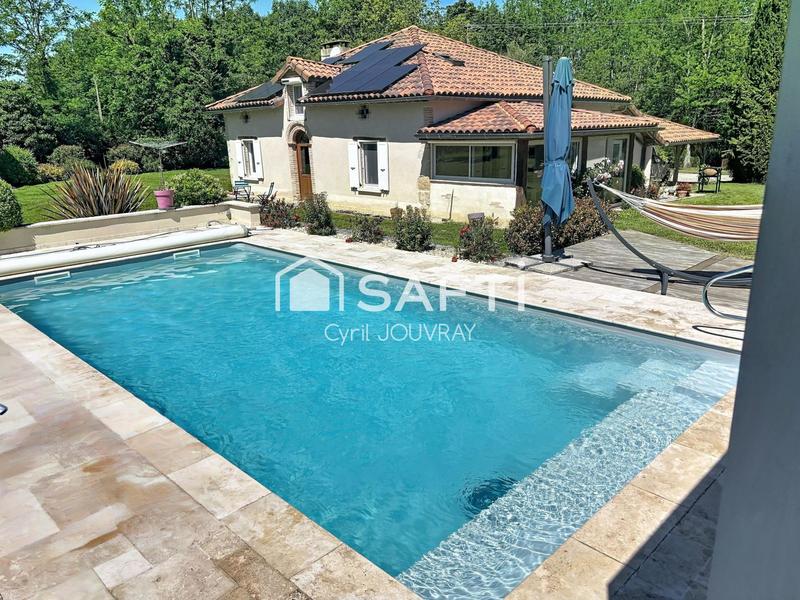 Maison - 140 m² - 5 pièces