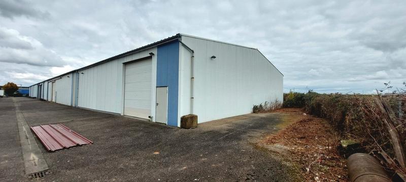 Local commercial - 385 m² - 1 pièce