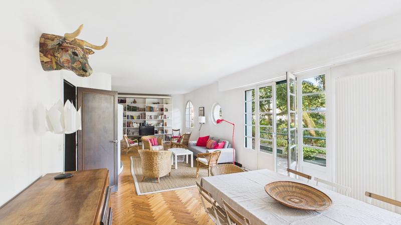 Maison - 285 m² - 8 pièces