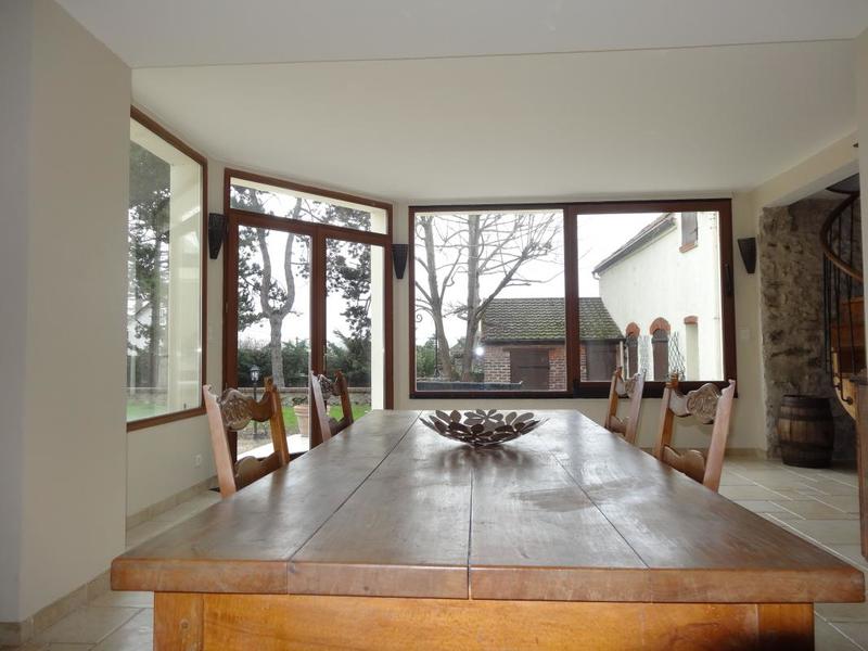 Maison - 242 m² - 7 pièces