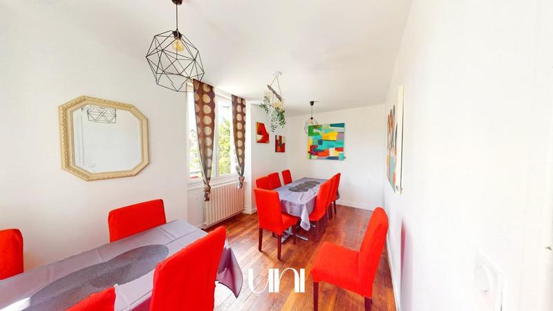 Maison - 422 m² - 12 pièces