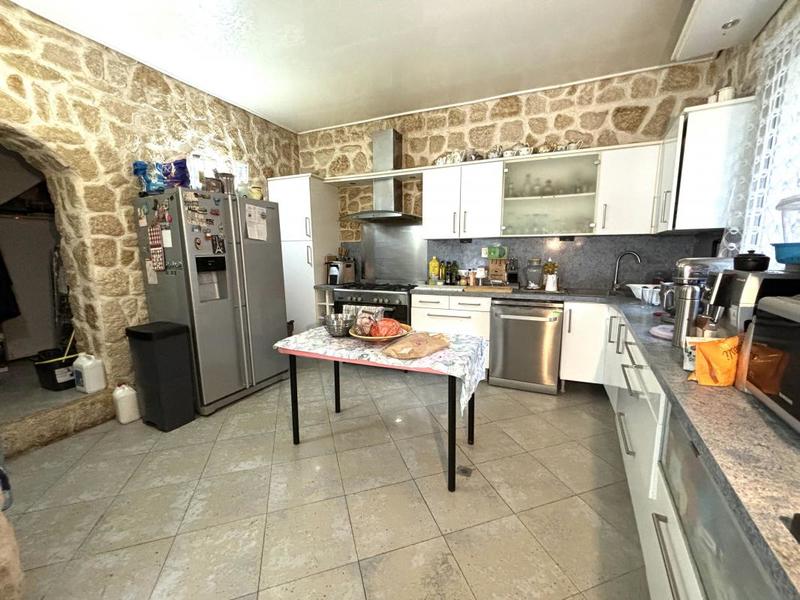 Propriété - 93 m² - 4 pièces