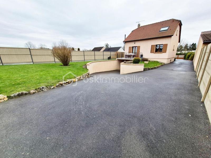 Maison traditionnelle - 130 m² - 6 pièces