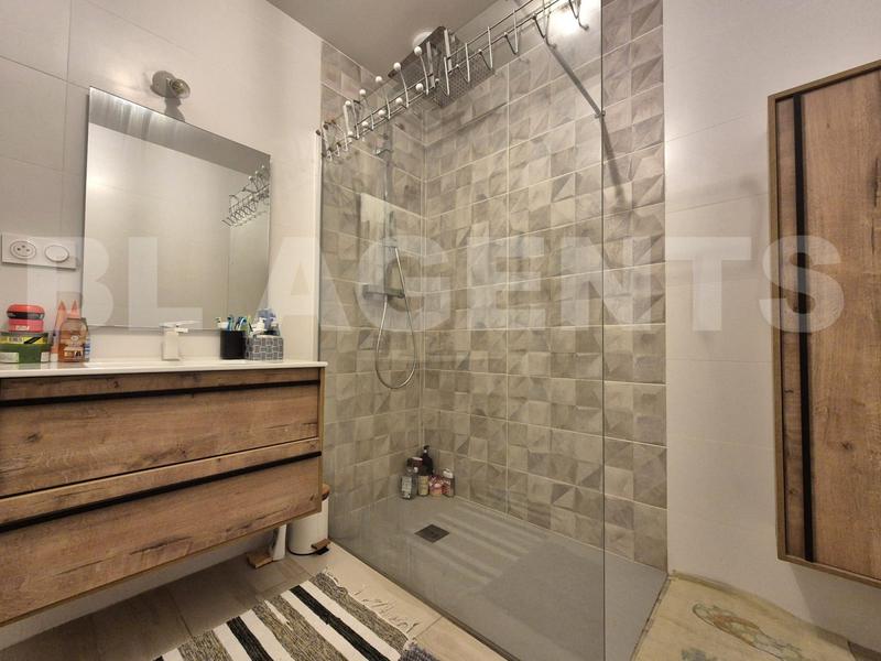 Maison - 210 m² - 5 pièces