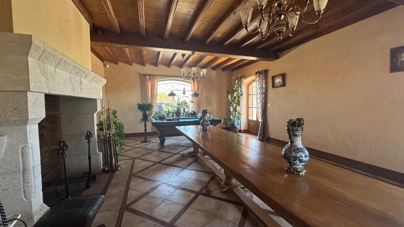 Maison bourgeoise - 277 m² - 7 pièces